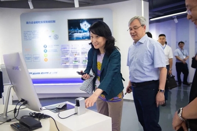 工信部信息技術(shù)發(fā)展司巡視員李穎一行蒞臨藍(lán)卓工業(yè)互聯(lián)網(wǎng)專題調(diào)研，聚焦云計(jì)算裝備技術(shù)服務(wù)